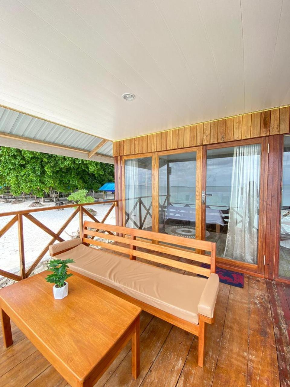 Yohana Cottage Tual Екстер'єр фото